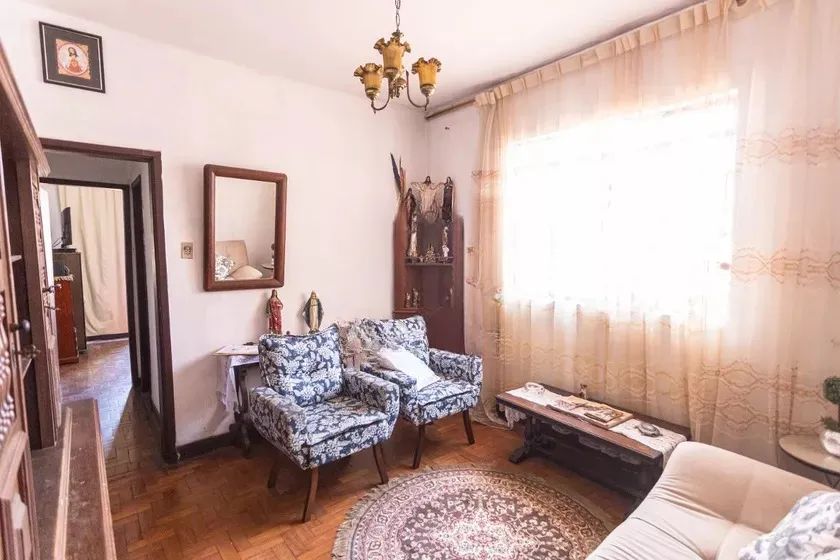 Casa à Venda - Colégio Batista, 3 Quartos, 360 m2