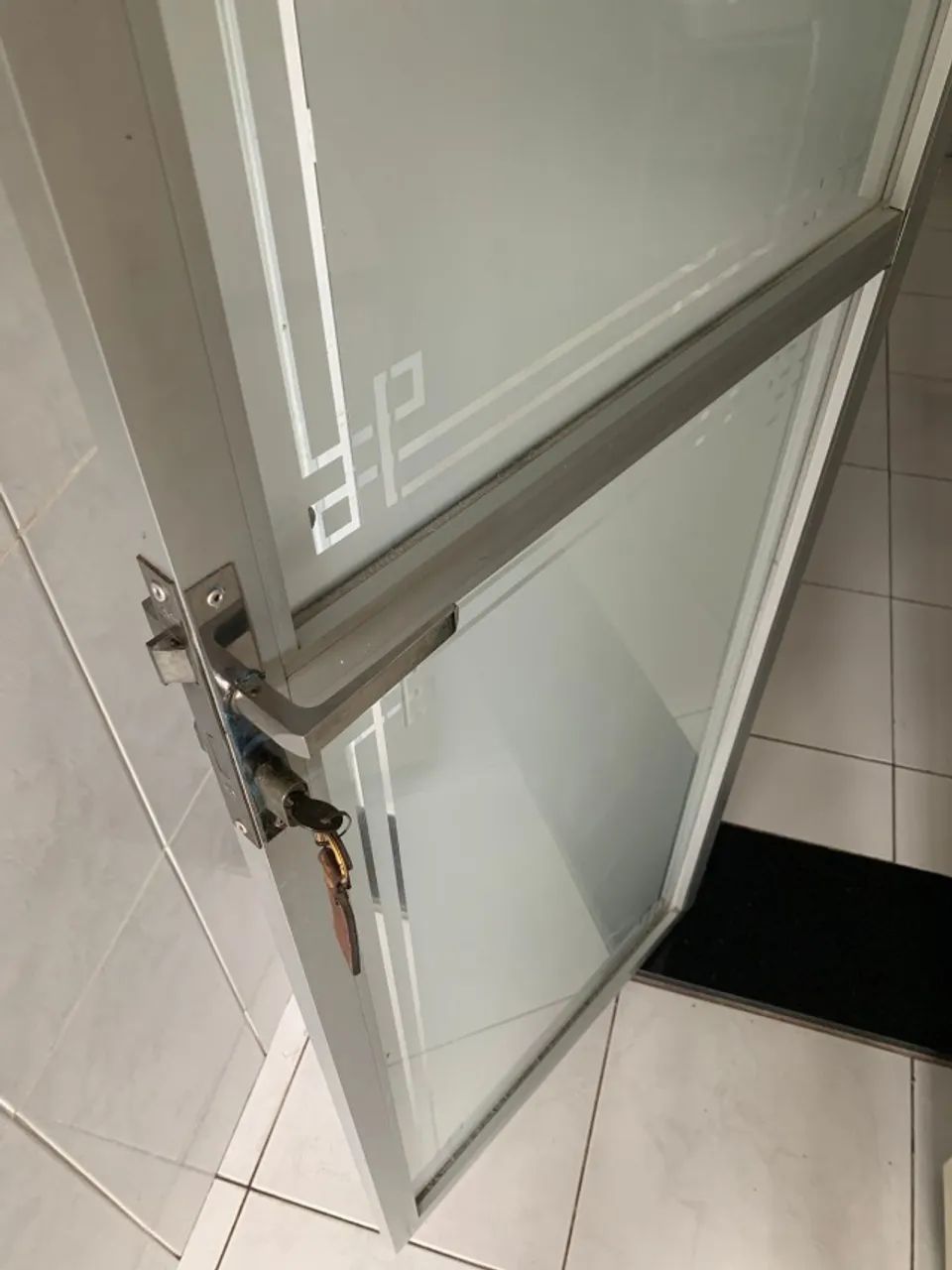 Portas de Alumínio e Vidros  - Foto 4