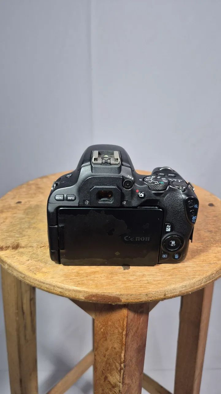 Câmera Canon SL2 (200D)  - Foto 4