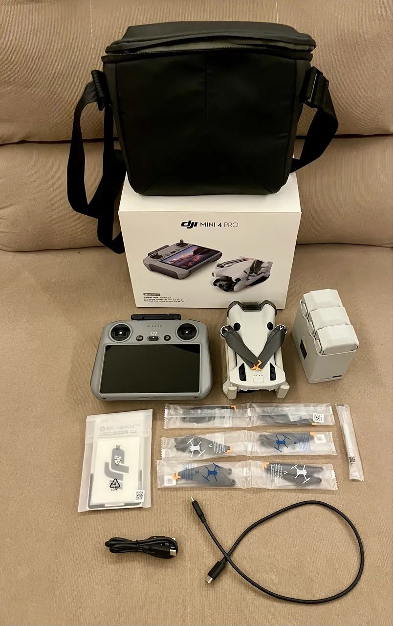 DJI Mini 4 Pro - Combo Fly More
