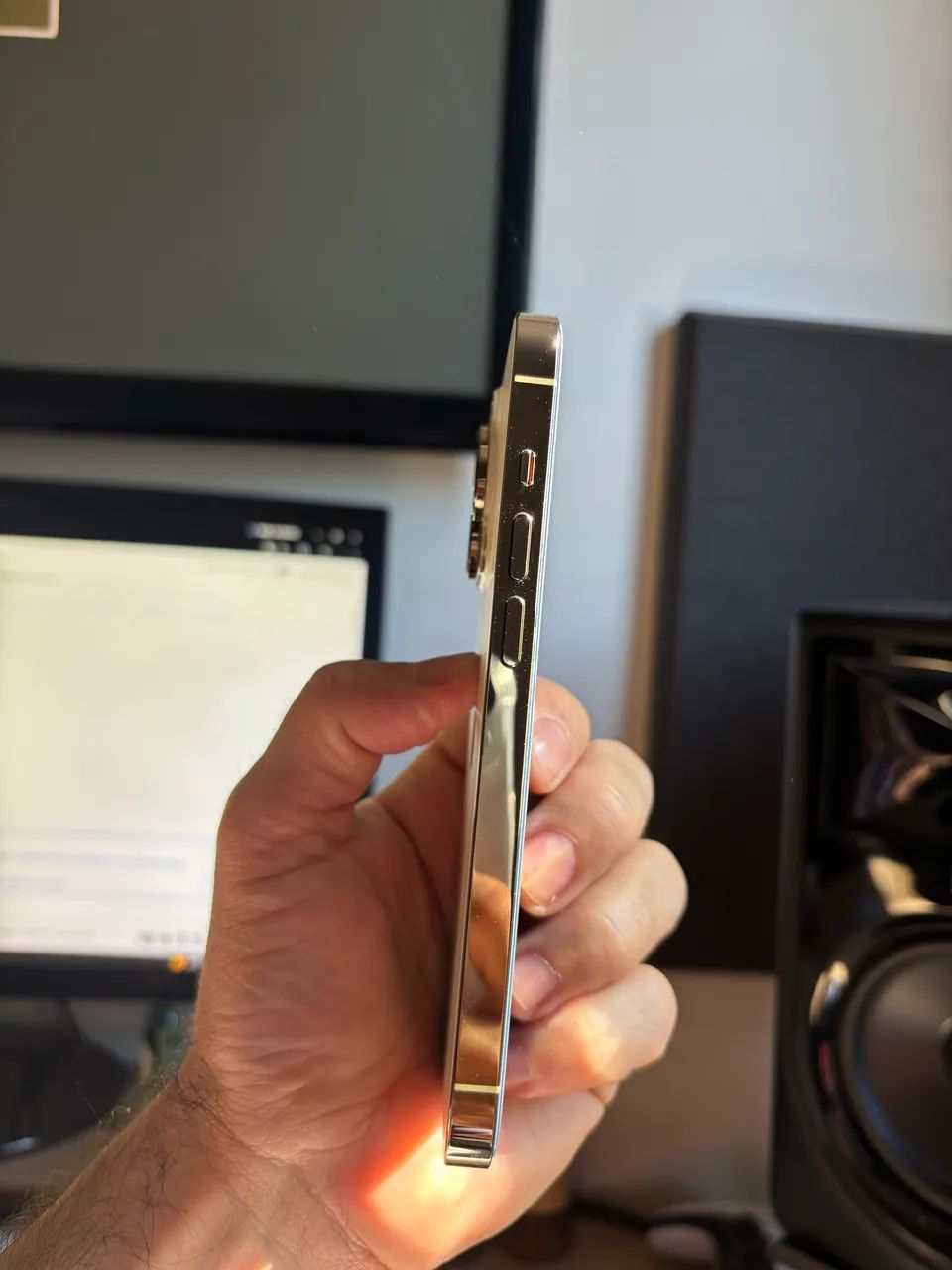 iPhone 14 Pro 85% 128g Dourado - Foto 2