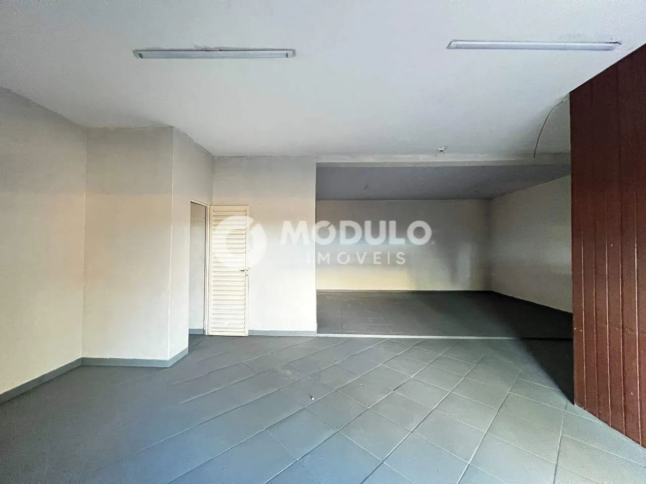 Loja comercial disponível para locação no bairro Morumbi.