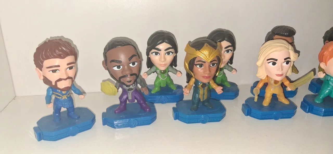 Lote bonecos eternos marvel - Foto 2