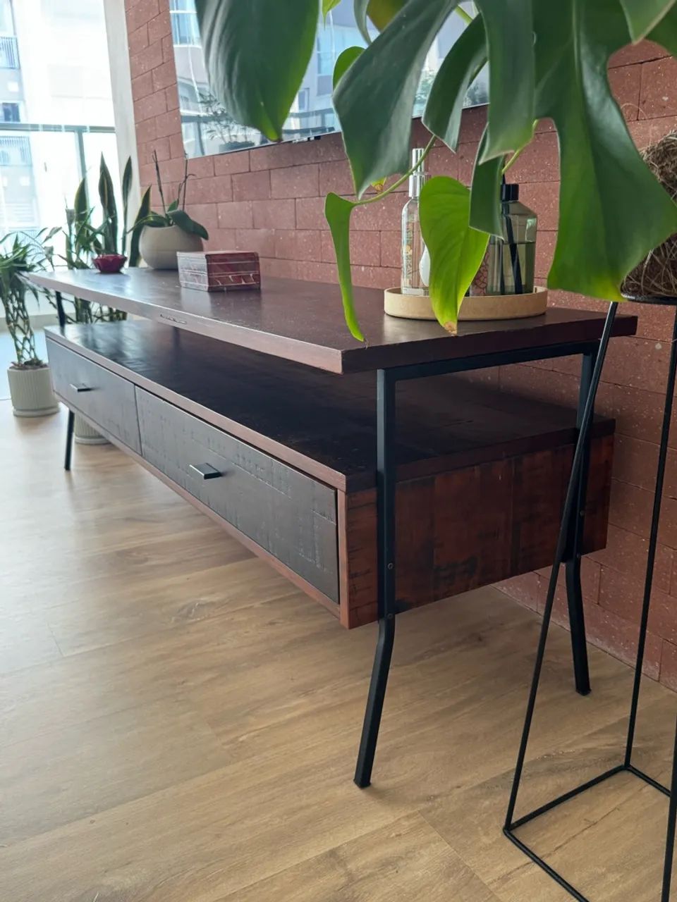 Rack para sala em Madeira, ótimo estado  - Foto 3