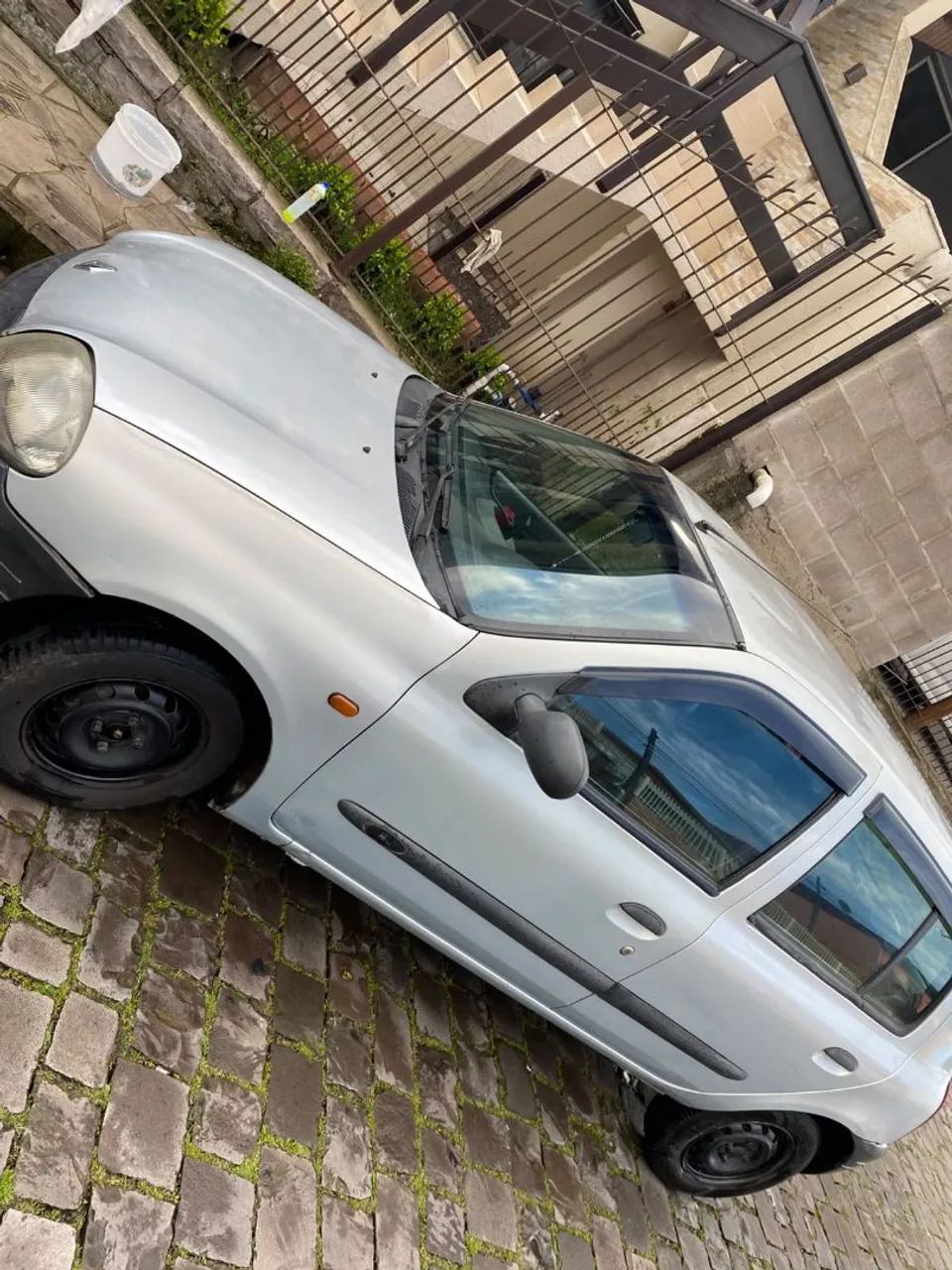 Renault Clio RL/ Jp/auth.1.0/1.0 Hi-power 16V 5P 2001