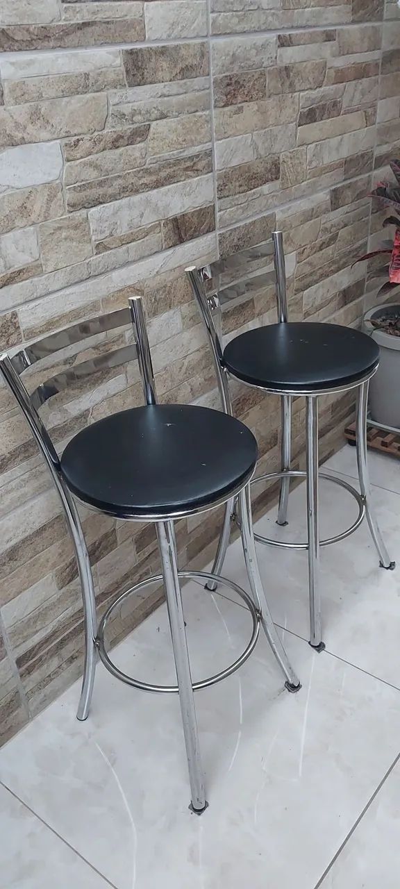 2 Banquetas de alumínio 