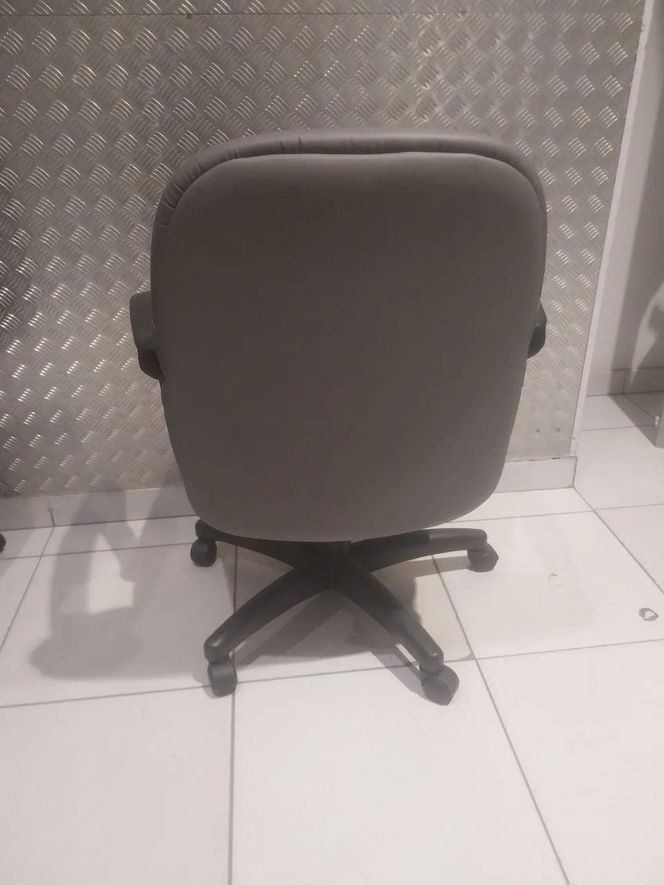 Cadeiras executivas  - Foto 5