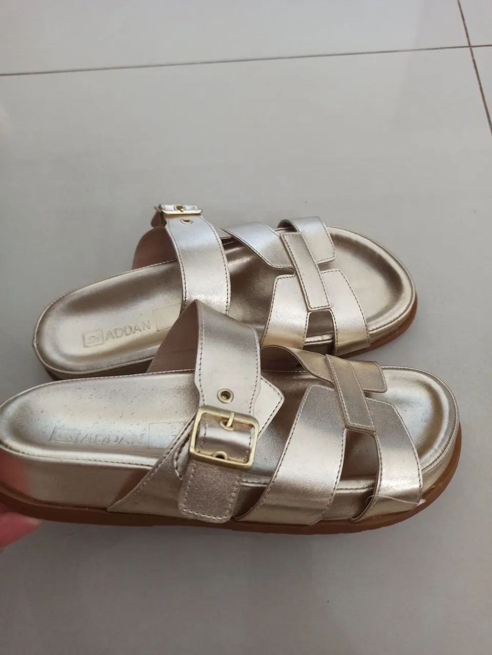 Vendo Sandália Nova - Foto 2