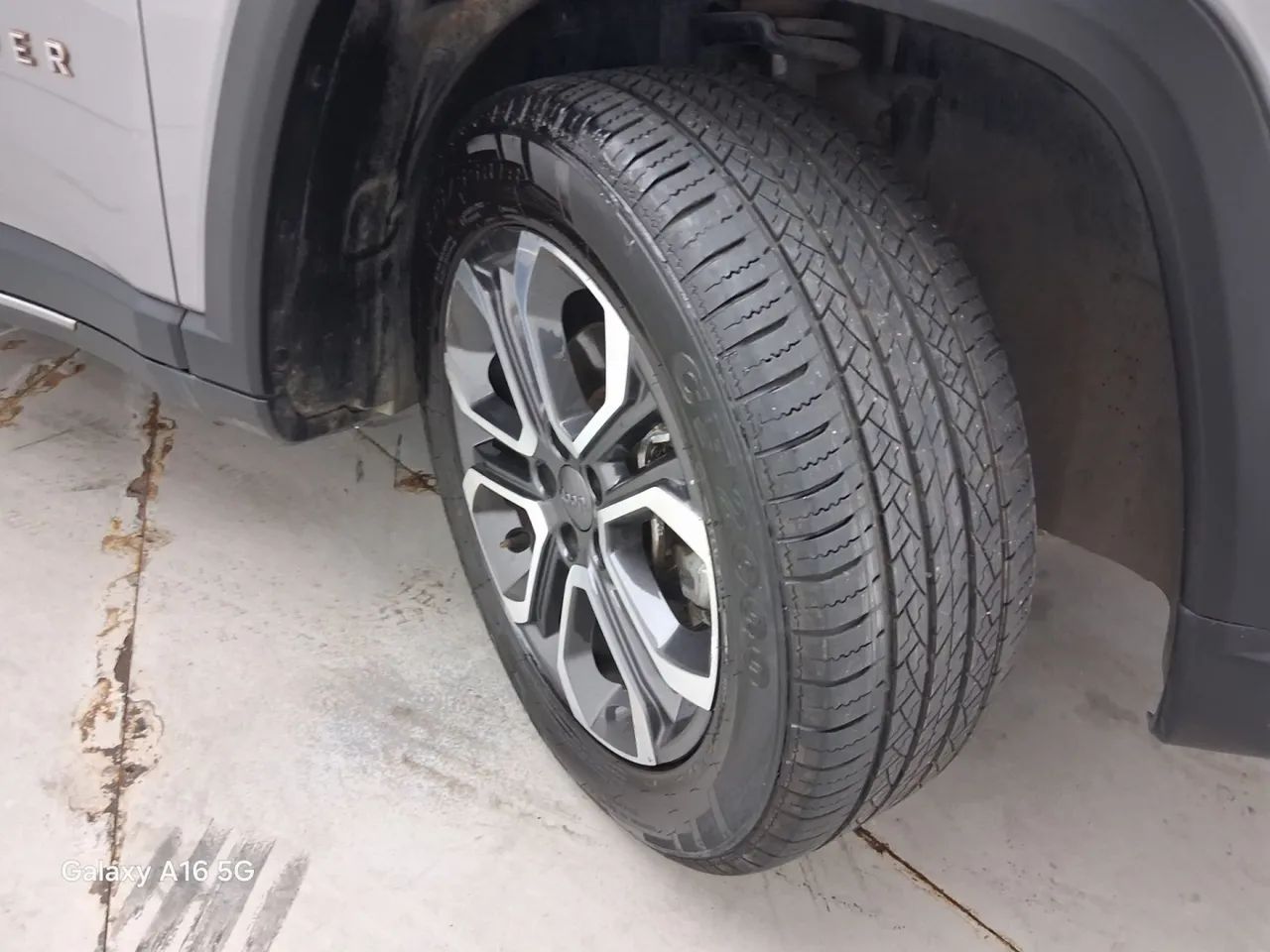 Jeep Commander Limited T270 1.3 TB Flex Aut., foto 13 de 18