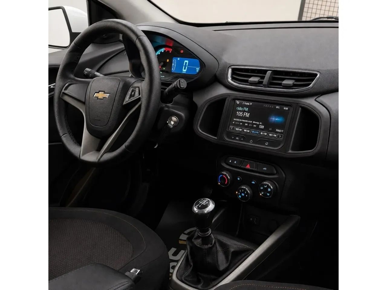 Chevrolet Onix Hatch LTZ 1.4 8V Flex Power Mec. 4P 2016 - Foto 4