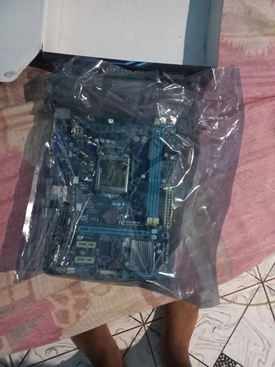 placa mãe ga-h61m-s1 - Foto 4