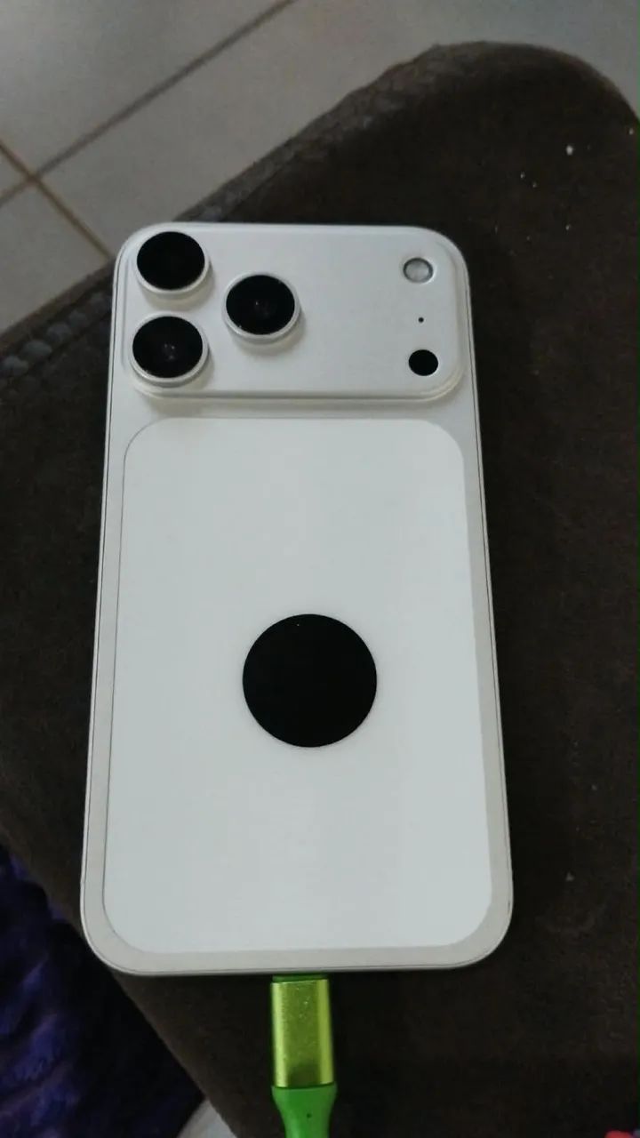 IPHONE 11 na carcaça do 17
