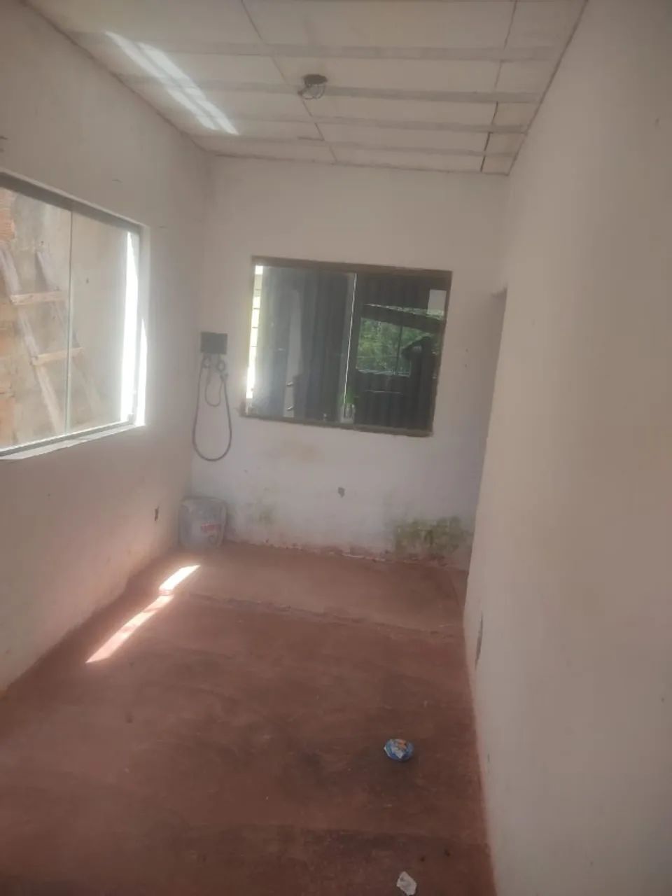 ALUGA-SE CASA, 4 COMODOS E GARAGEM  - Foto 4
