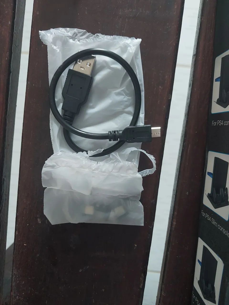 Vende-se uma base do PS4 - Foto 4