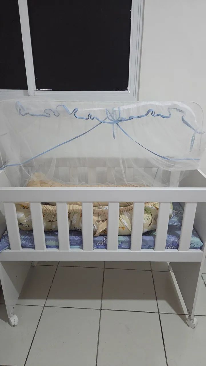 Vende-se mini berço com colchão e acessórios - Foto 2