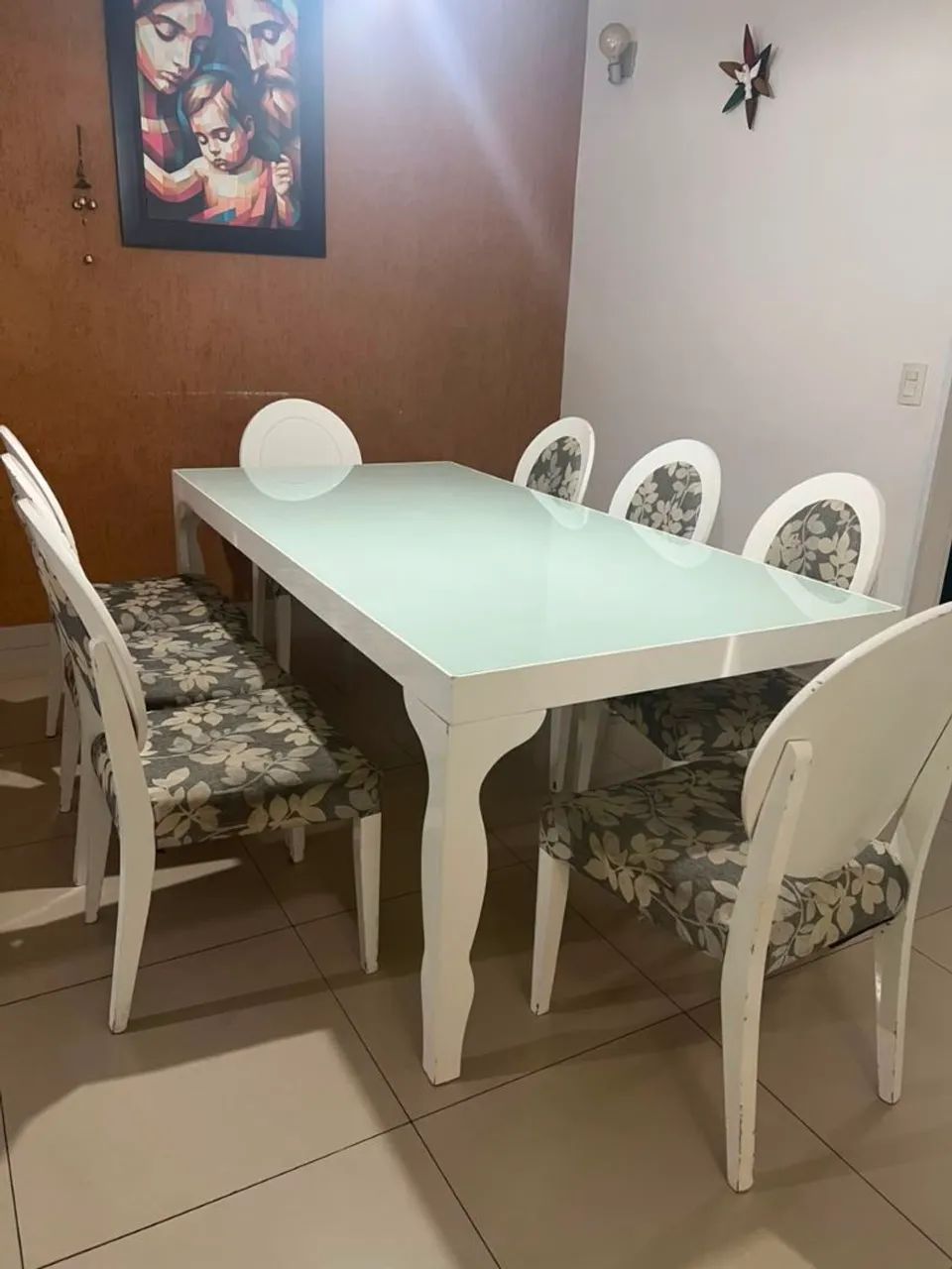MESA DE JANTAR EM MADEIRA MACIÇA  + 8 Cadeiras