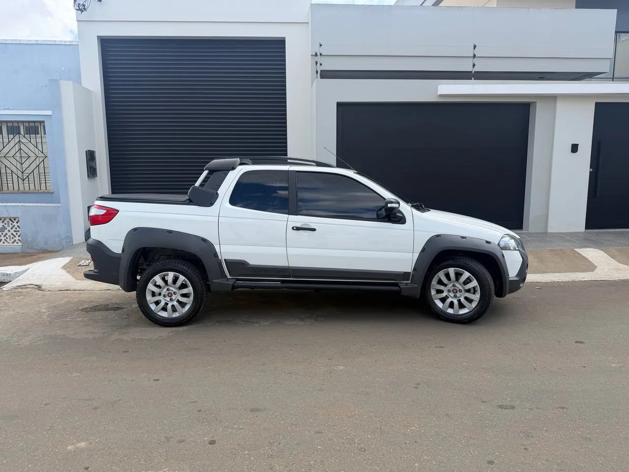 Fiat Strada Adventure1.8/ 1.8 Locker Flex CD 2014 - Foto 2