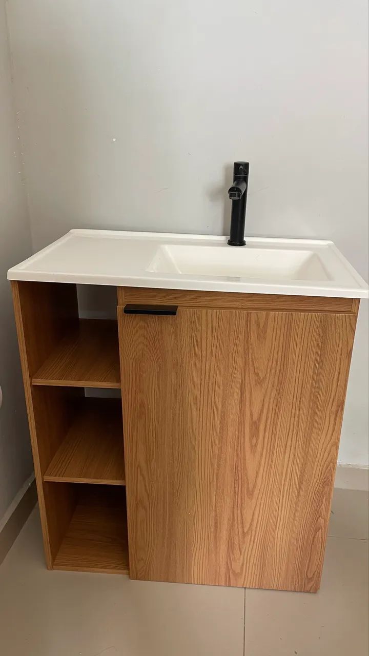 Vendo armário de banheiro