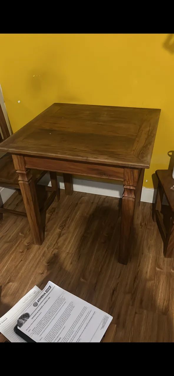 mesa de madeira maciça, rústica/artesanal