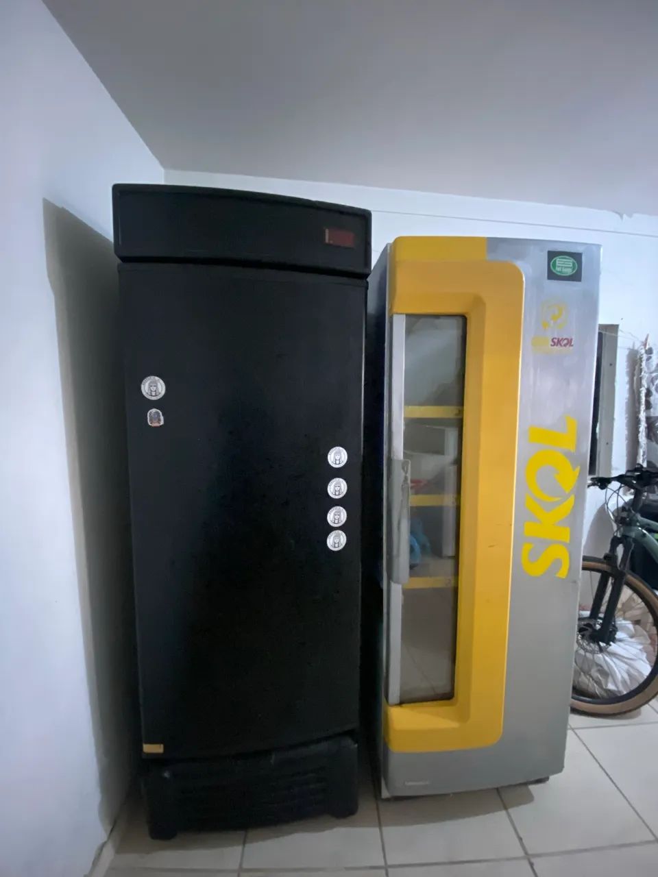 Vendo 2 cervejeiras, top para trabalhar!