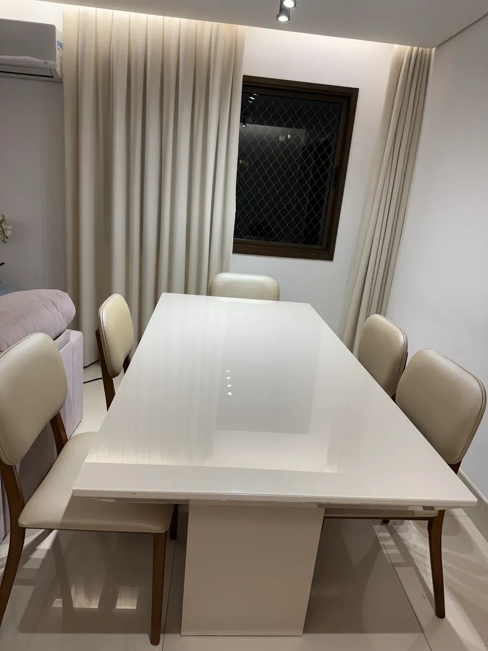 Mesa laqueada + 6 cadeiras madeira maciça  - Foto 2