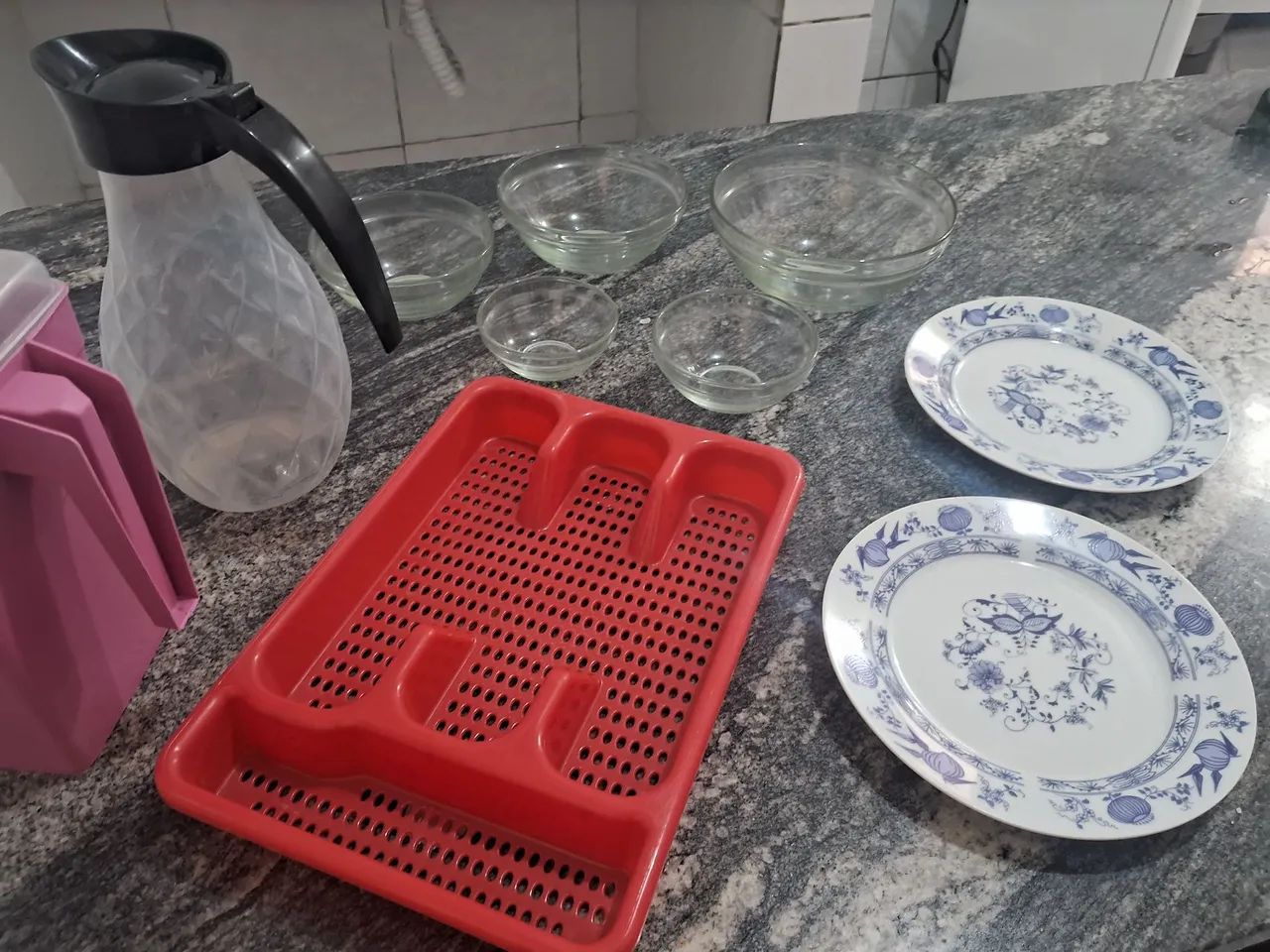 KIT COM 5 POTES, 2 JARRAS, ESCORREDOR E 2 PRATOS PEQUENOS - Foto 4