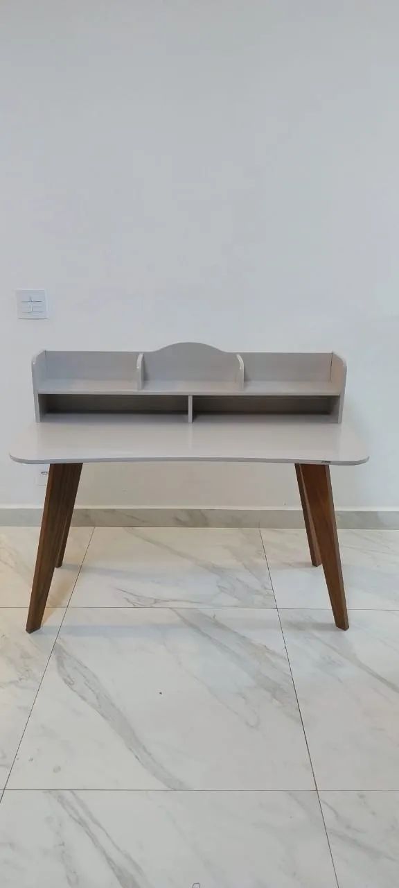 Mesa de estudos - Foto 4