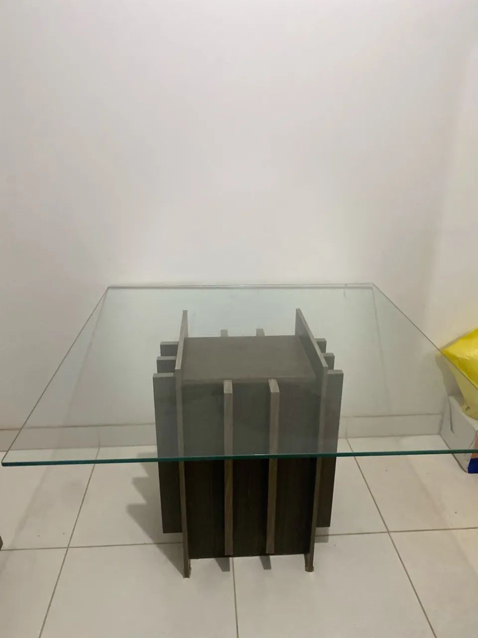 Vendo Mesa c/ Tampo de vidro - Foto 2
