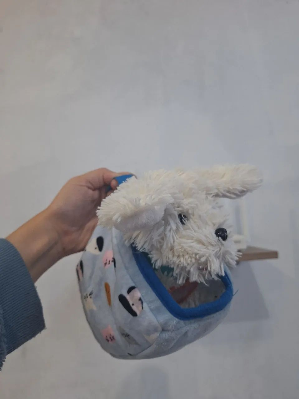 Cachorrinho de pelúcia e casinha - Foto 3
