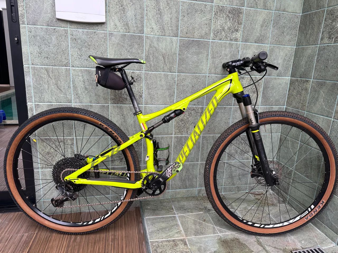 Bicicleta Specialized Epic Comp Tamanho P (Usado)