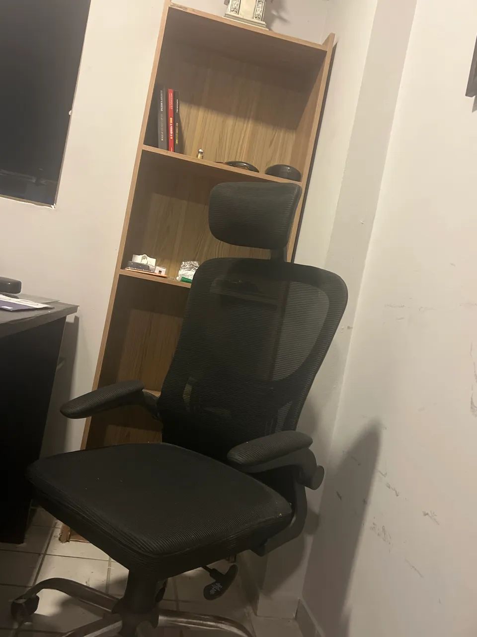 Cadeira ergonômica preta - Foto 2