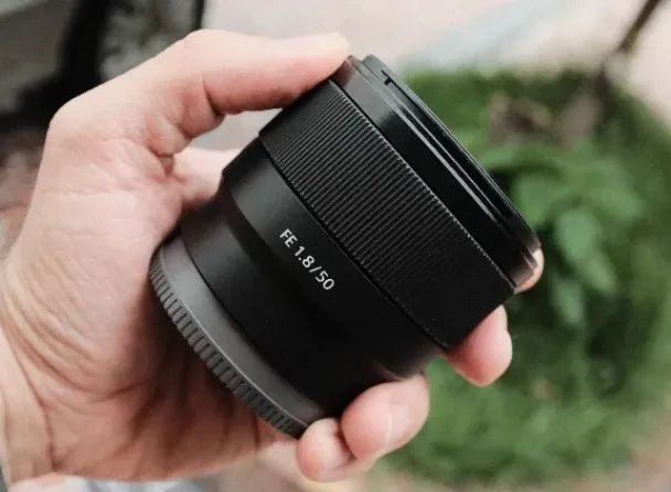 Lente Sony 50mm f1.8 FE  - Foto 4