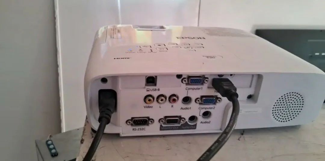 Projetor Epson E20  - Foto 3