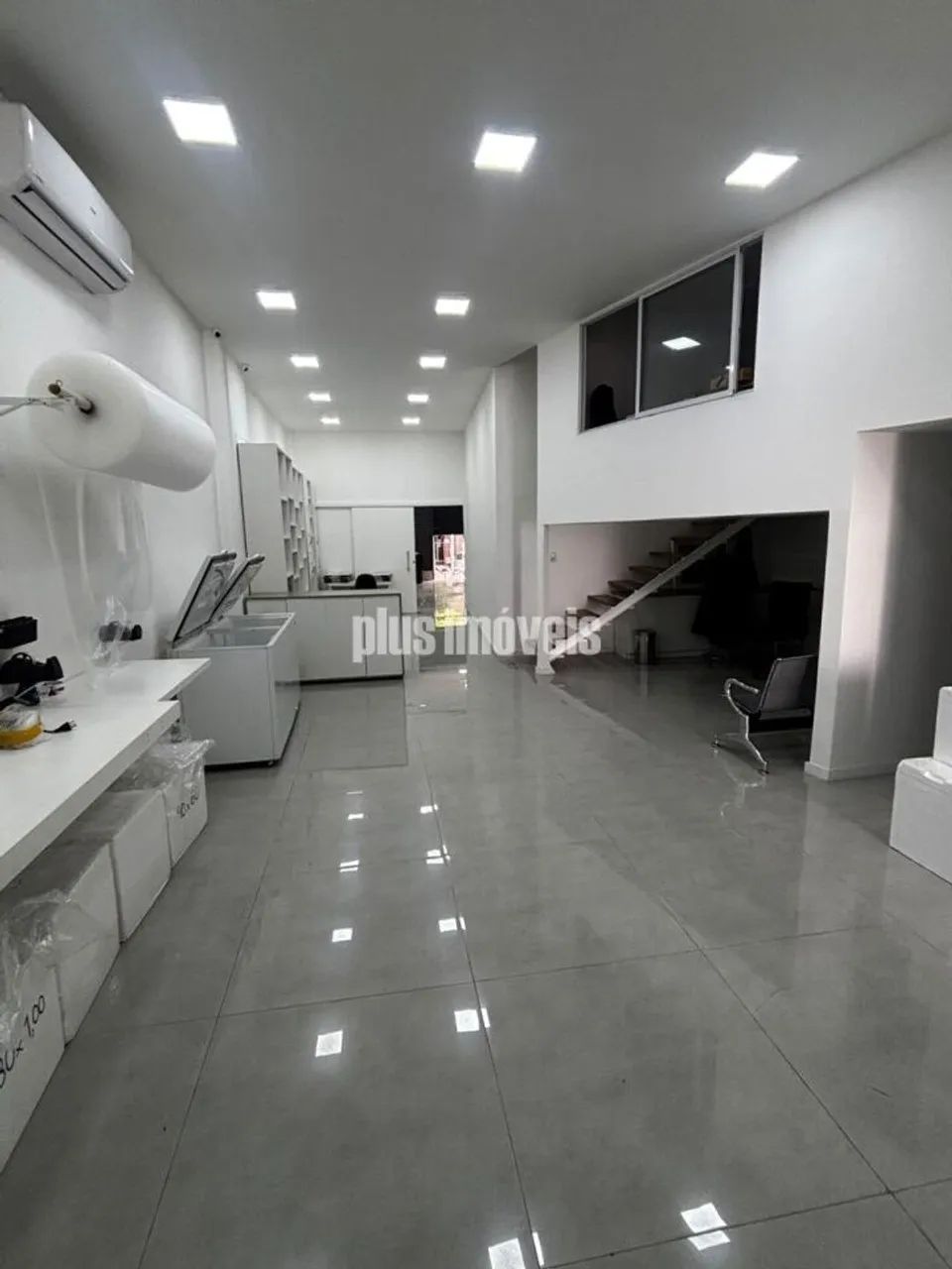 IMÓVEL COMERCIAL À VENDA - 102M2 +DESCOBERTO DE 76 M2