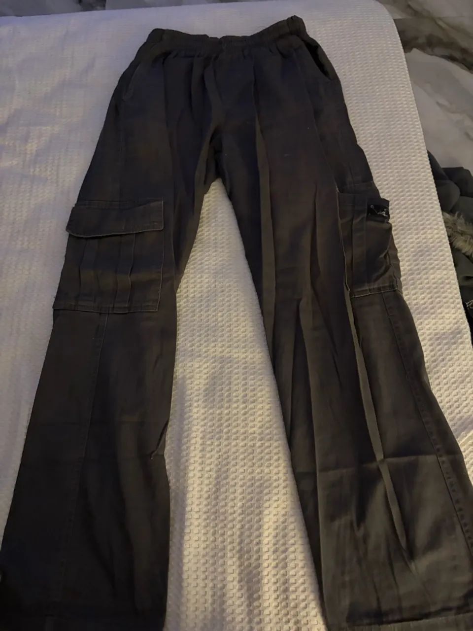 Calça cargo verde escuro 