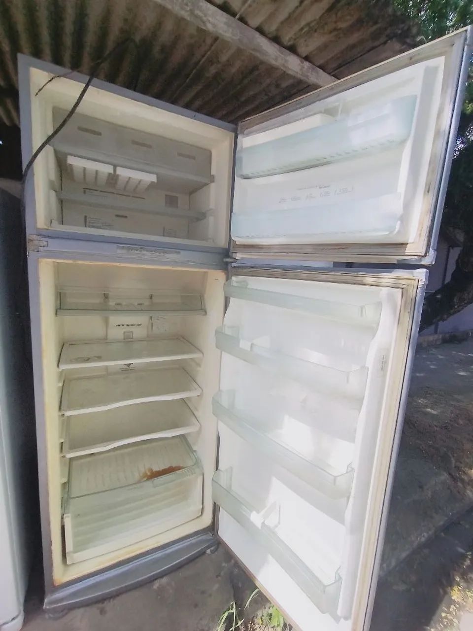Vendo geladeira 