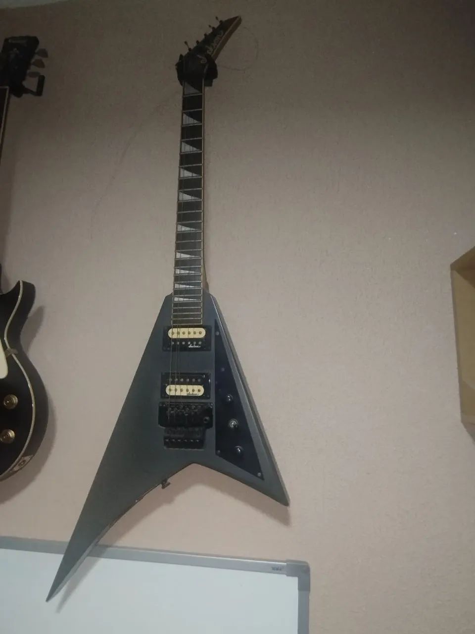 Vendo guitarra Jackson JS 32 Randy Rhoads  - Foto 2