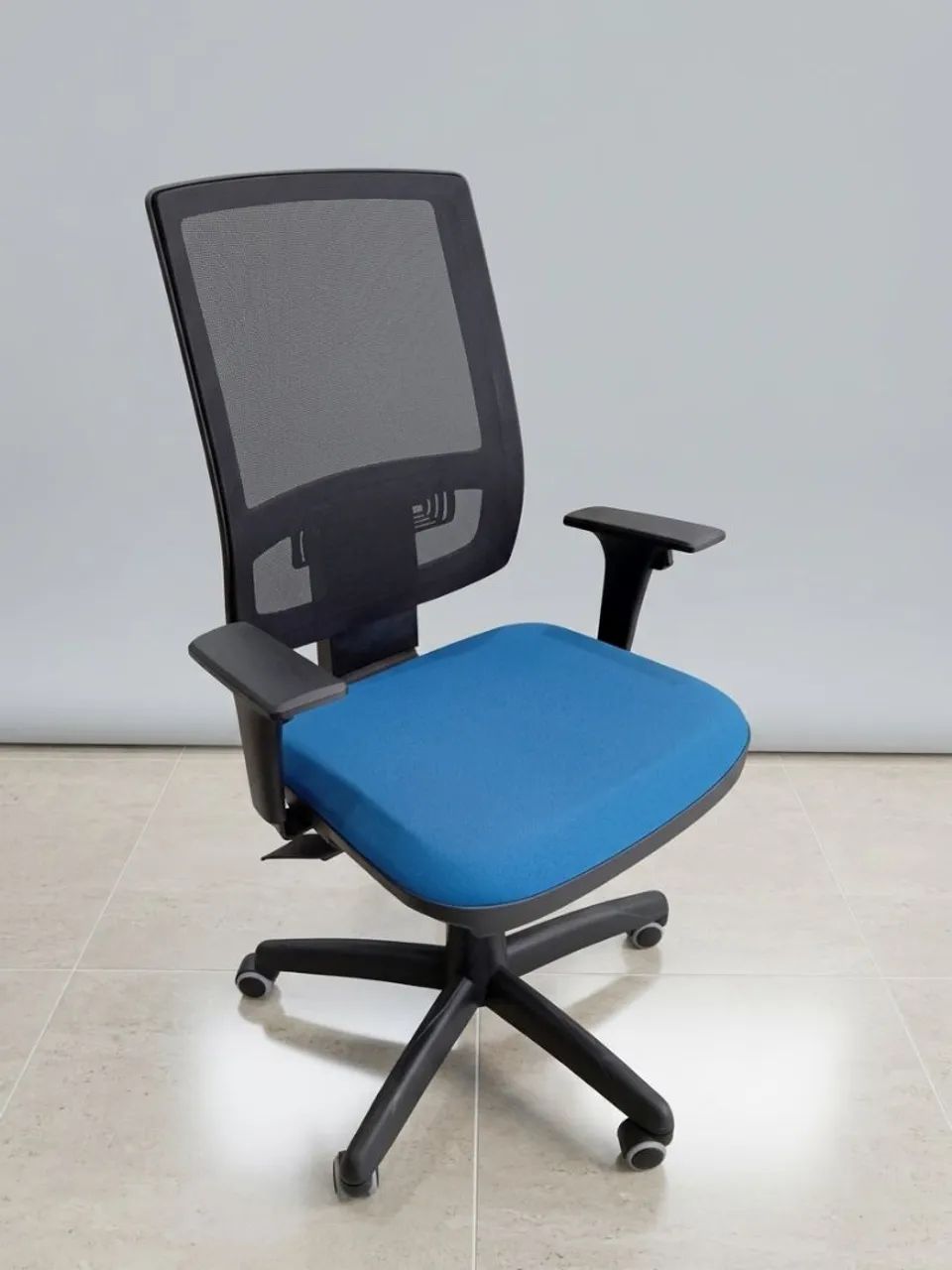 Cadeira giratória ergonômica 