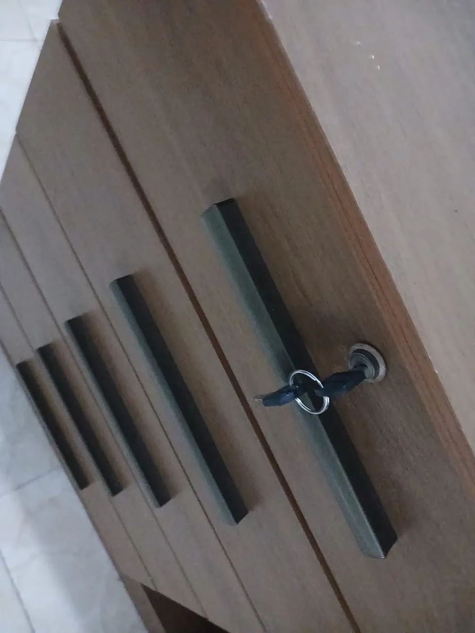 cômoda com cadeado  - Foto 3