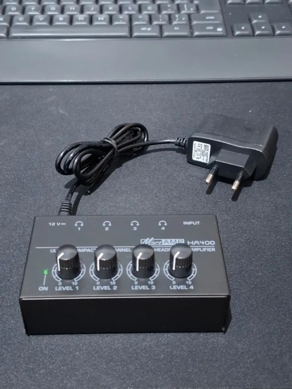 Behringer Microamp HA400 