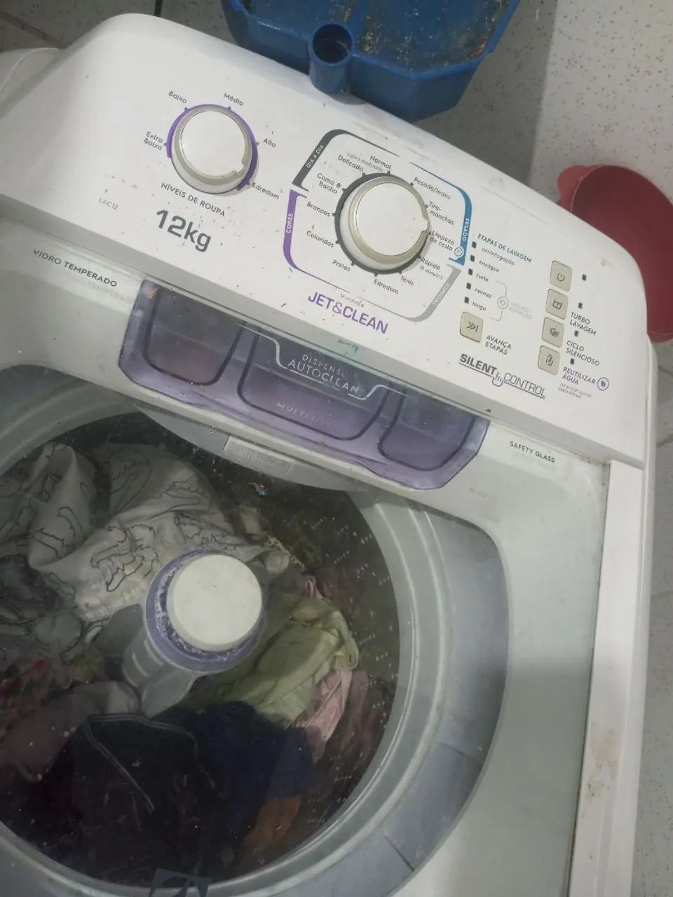 Vende-se máquina de 12 quilos