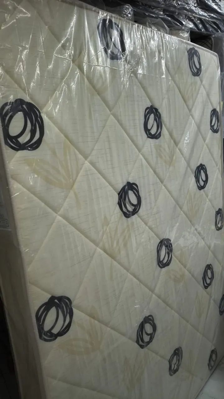 Colchão de casal D45 17 cm de espuma.