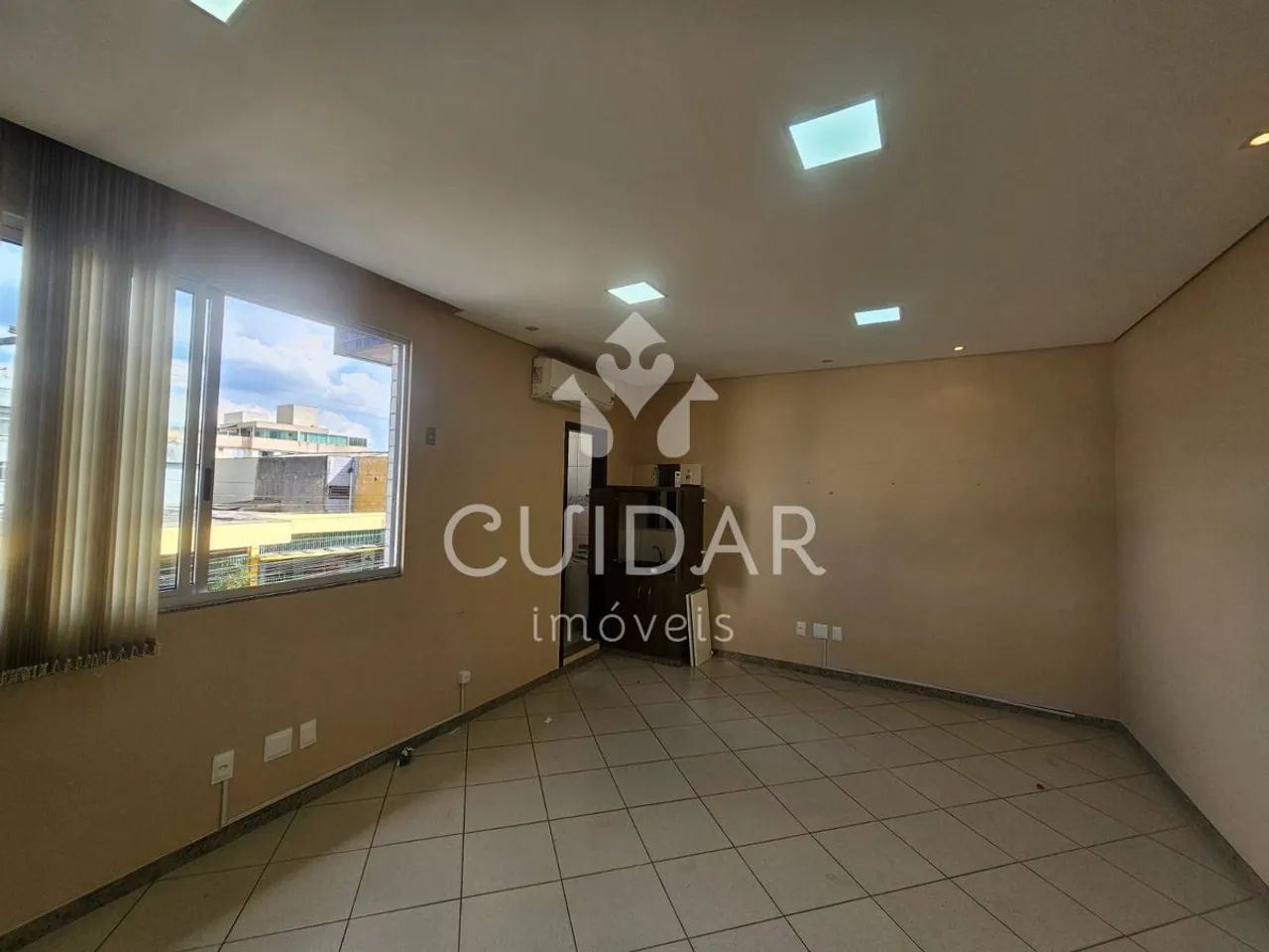 Sala comercial para alugar no Carlos Prates - Foto 2