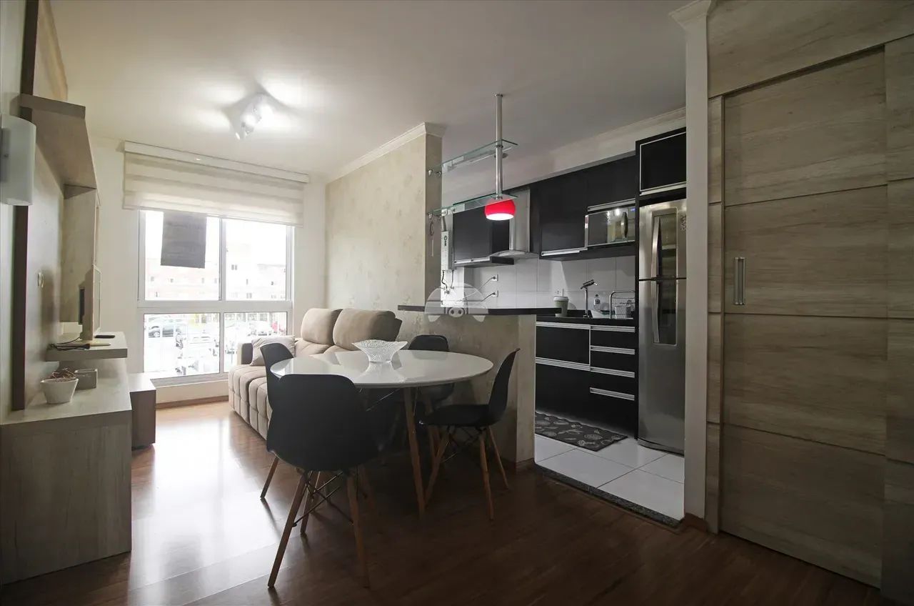 Apartamento semi-mobiliado com 02 dormitórios