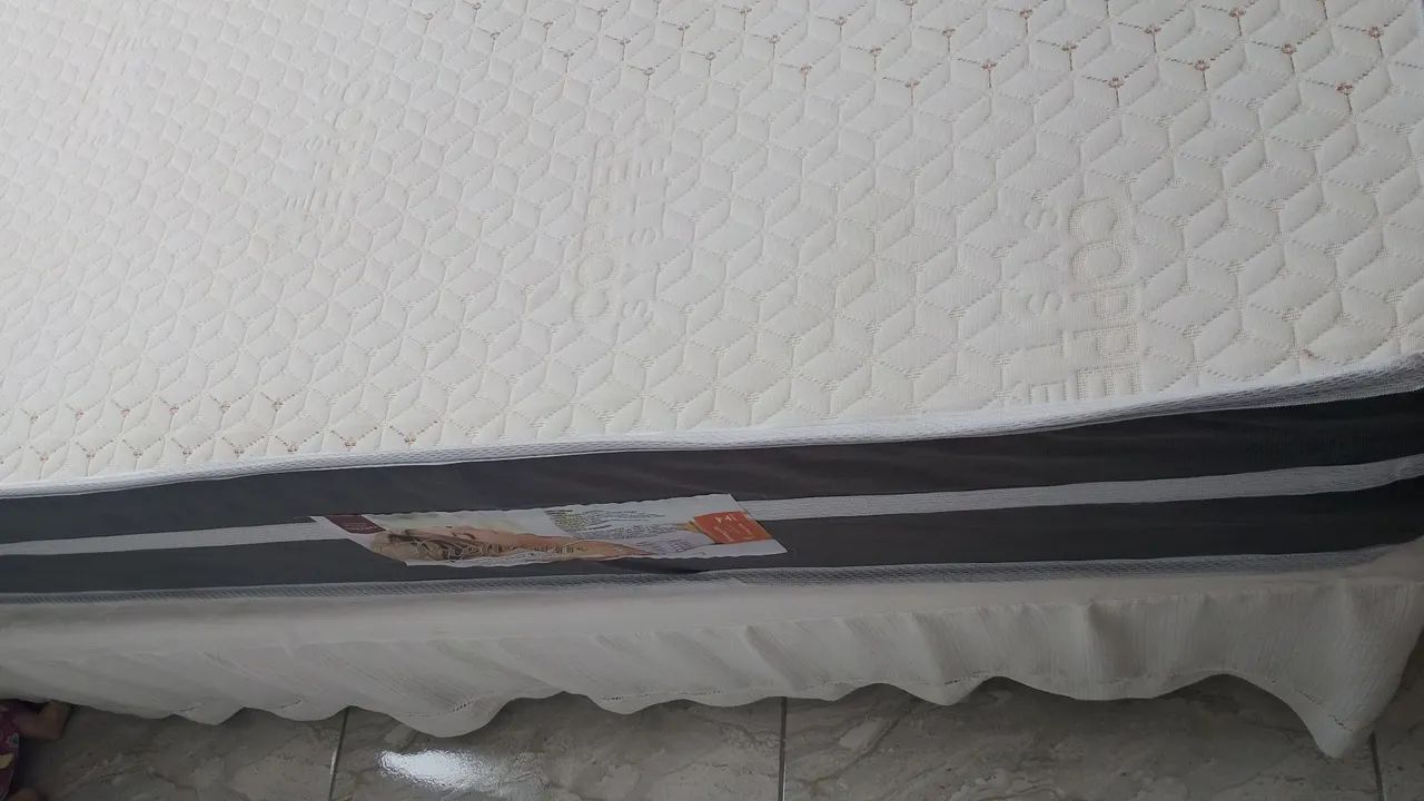Cama (ortocrim) e colchão (sonocrim)