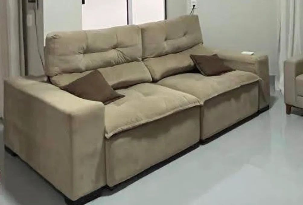 Sofá Retrátil e Reclinável Bege - R$ 900 - Foto 2