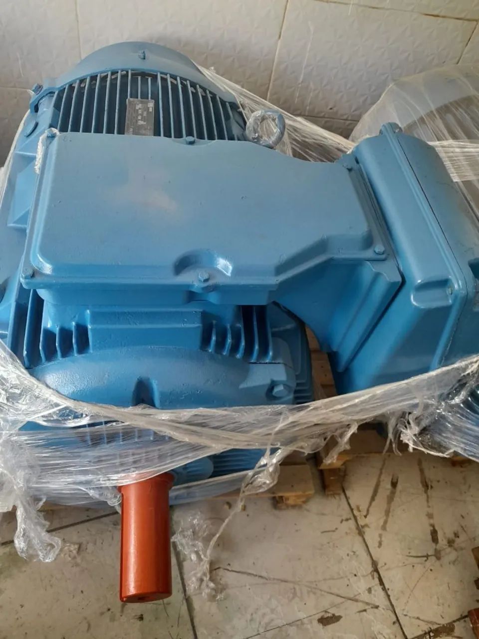 Vendo 3 motores 125cv 100cv e outro de 125cv. - Foto 3