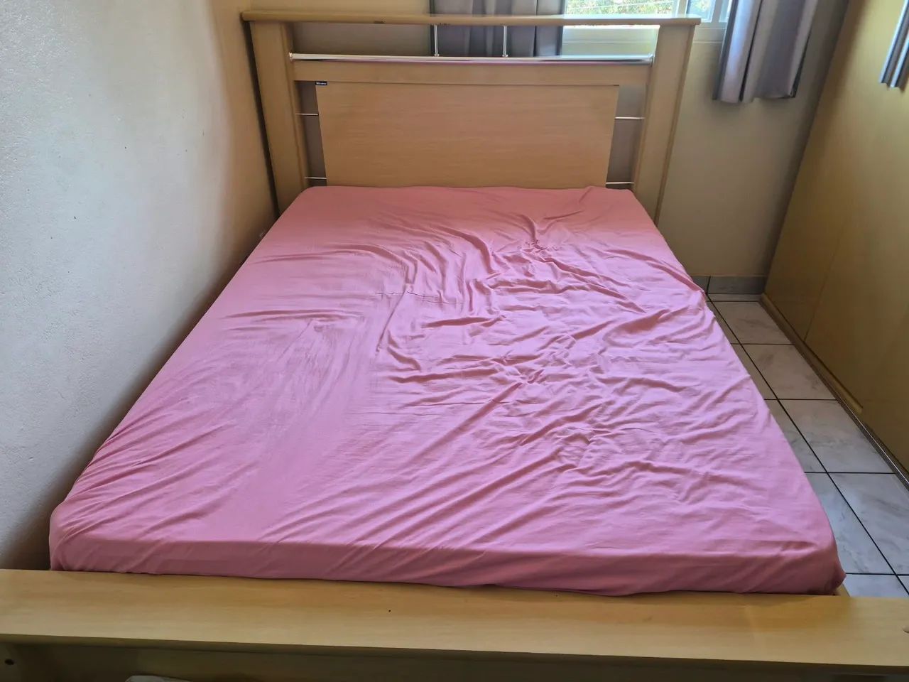Cama de casal com colchão  - Foto 2