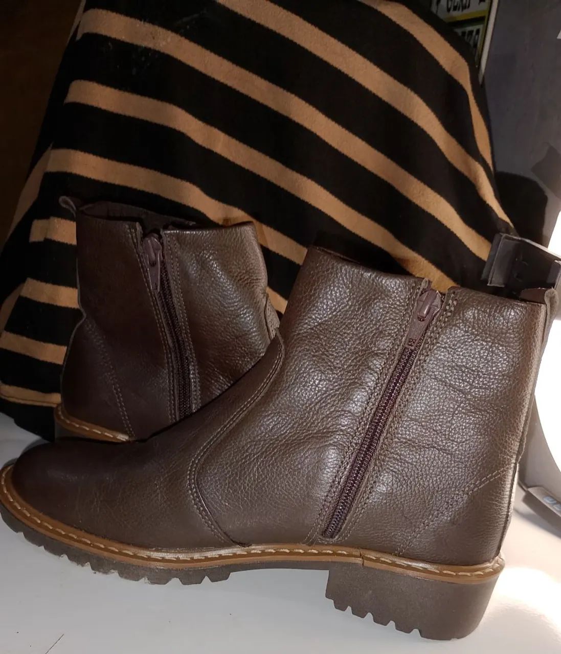 Bota feminina em couro legítimo  - Foto 3