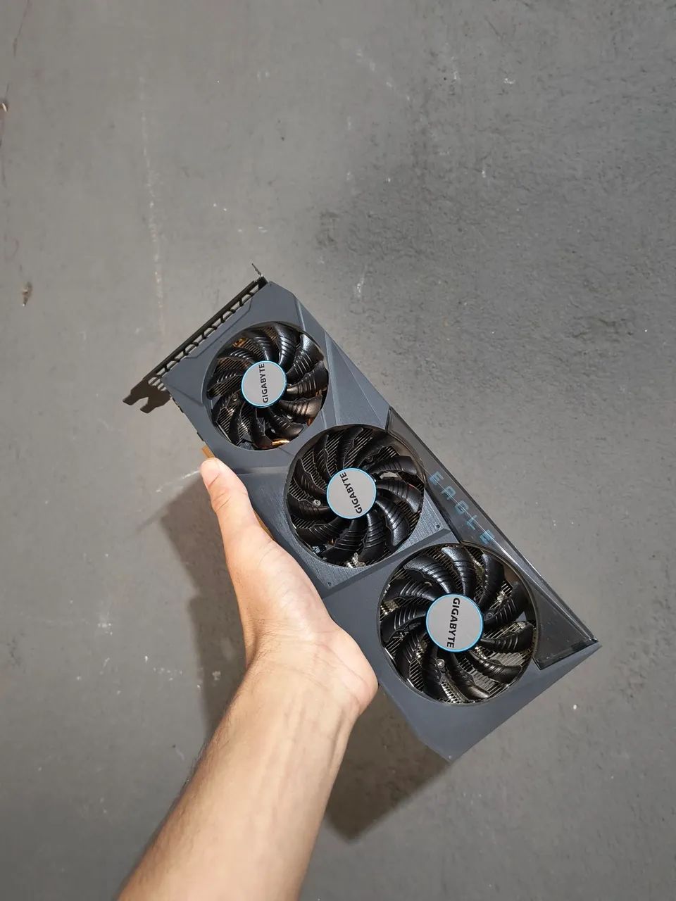 RX 6700XT 12GB EAGLE - Foto 2